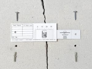 Mechanische Befestigung des Rissmonitors G1