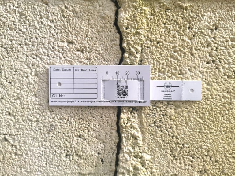Rissmonitor G1 - Messung von Rissen innen / außen