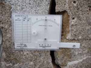 G2-Rissmonitor an einem Riss