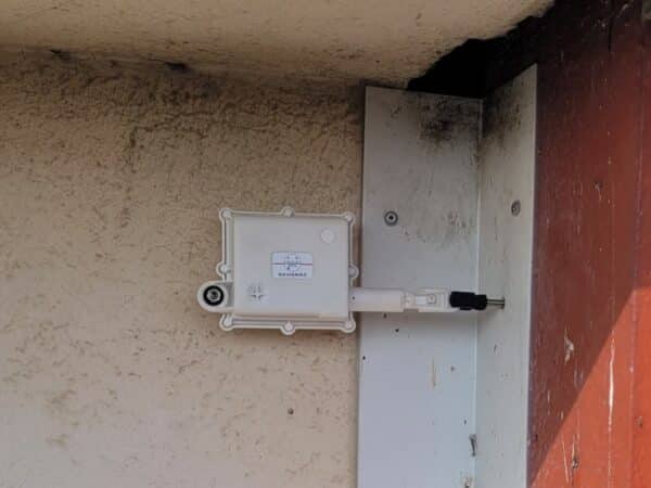 Smartes Rissmonitor im Winkel