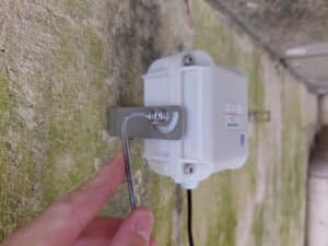 Fixation R10 - Hygromètre et thermomètre connecté