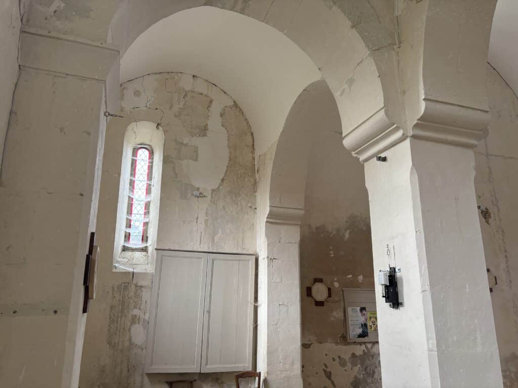 R20-Messsystem zur Überwachung von Rissen und Bauwerksbewegungen in einer Kirche